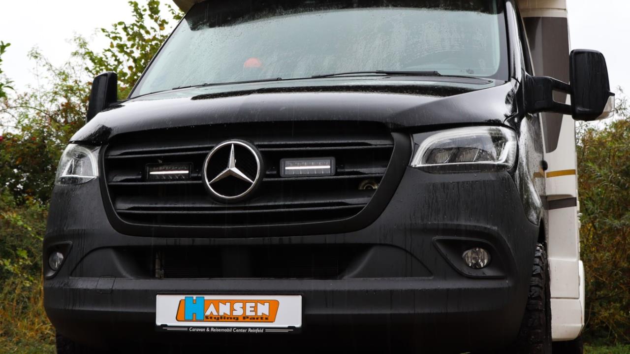 Euralight Kühlergrill Kit passend für Mercedes-Benz Sprinter 907/910 (2018-2024) inkl. 2x LED-Fernscheinwerfer 8" Black Penta