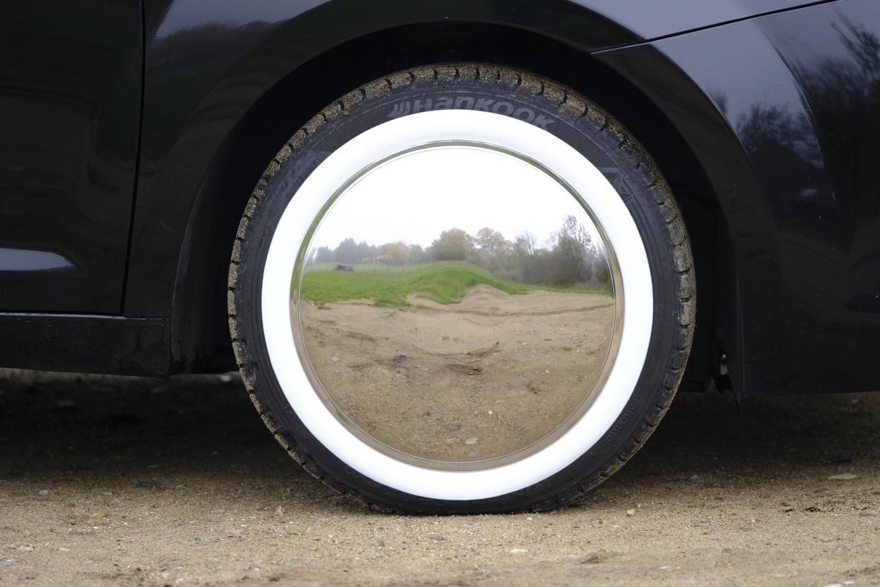 Stainless steel moon caps with whitewall rings (white) - 16 inch - 4 pcs.