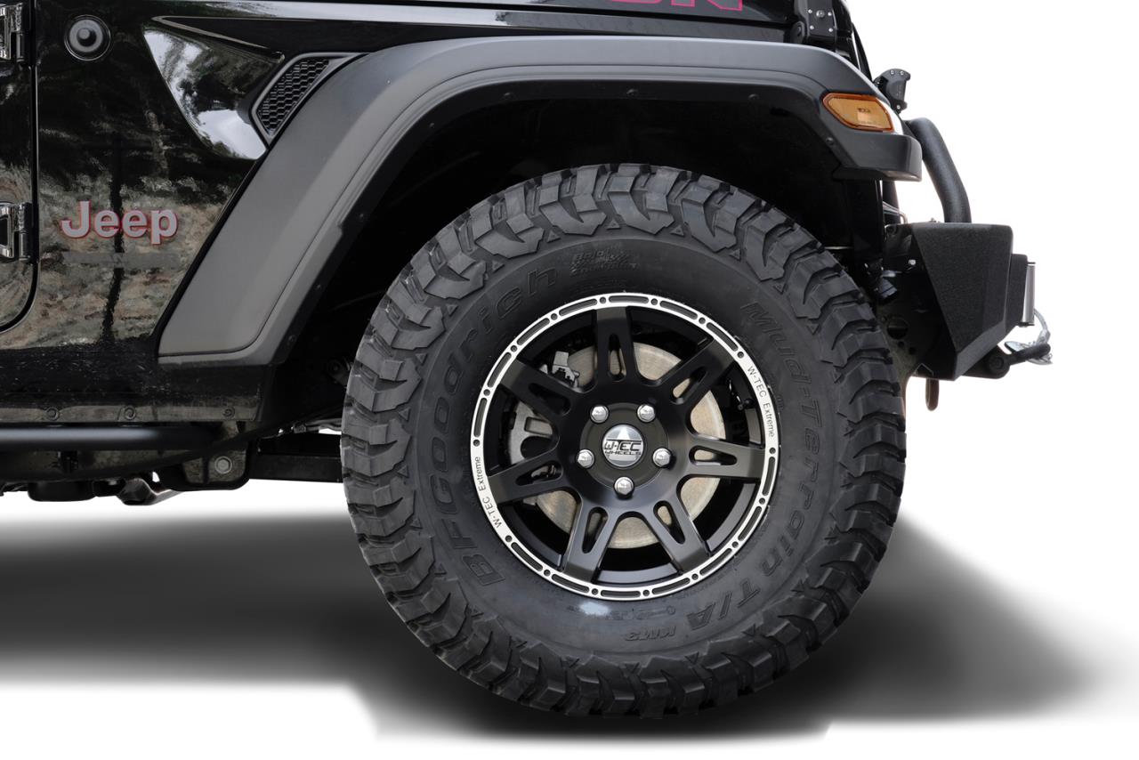 Hoch hinaus und große Füße - neue Optik für Jeep Grand Cherokee  Dieser  Jeep Grand Cherokee mit Trail-Master Höherlegung, W-TEC Felgen, BF-Goodrich  Reifen und frischem RDKS ist nun auf großem Fuße