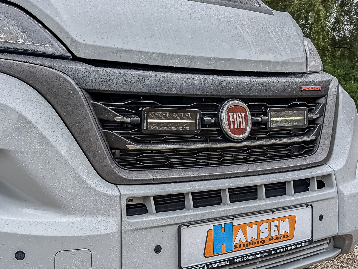 Euralight Kühlergrill Kit passend für Fiat Ducato Gen. 8 (2022-2023) inkl. 2x LED-Fernscheinwerfer 8" Black Penta