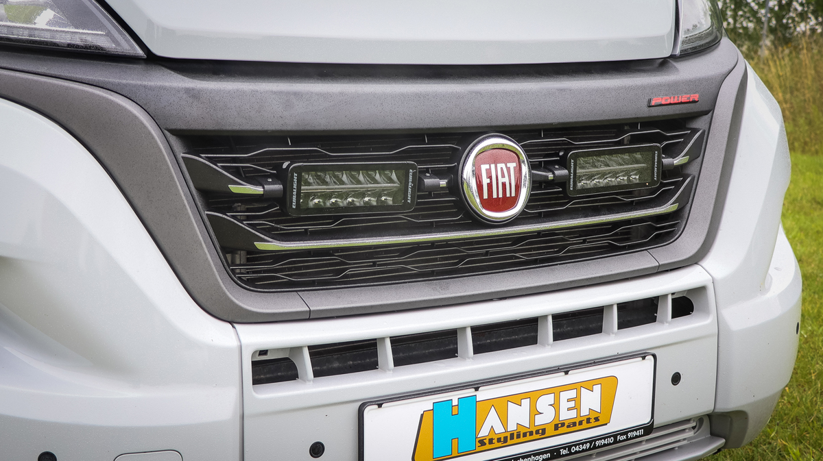 Euralight Kühlergrill Kit passend für Fiat Ducato Gen. 8 (2022-2023) inkl. 2x LED-Fernscheinwerfer 8" Black Penta